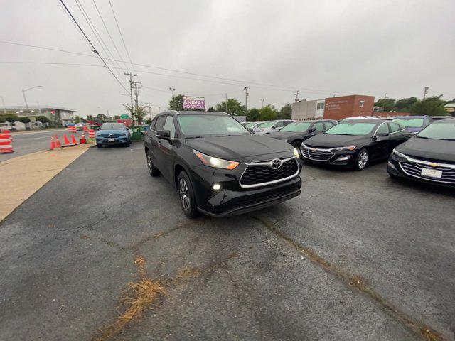 used 2023 Toyota Highlander car, priced at $36,252