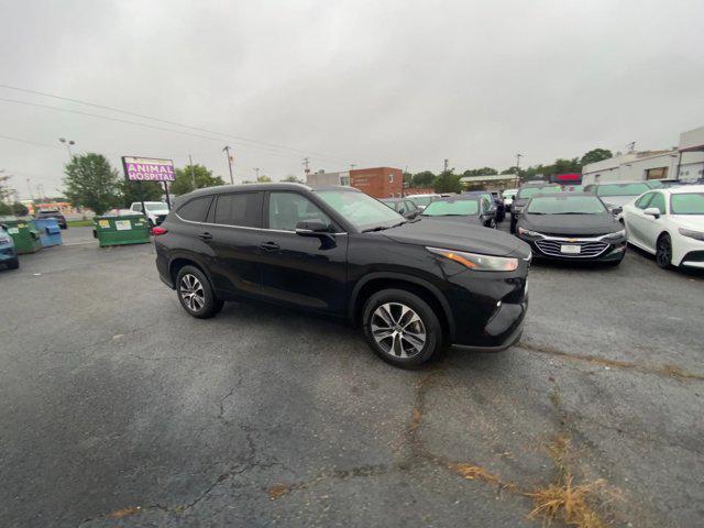 used 2023 Toyota Highlander car, priced at $36,252