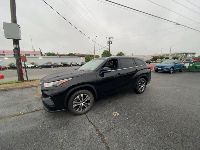 used 2023 Toyota Highlander car, priced at $36,252