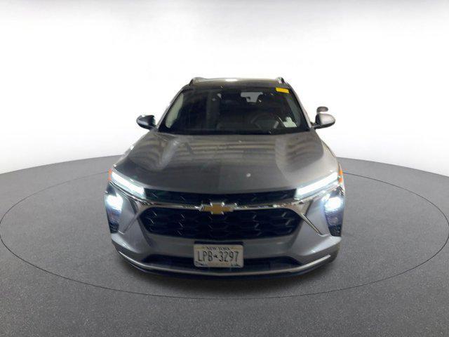 used 2025 Chevrolet Trax car, priced at $20,981