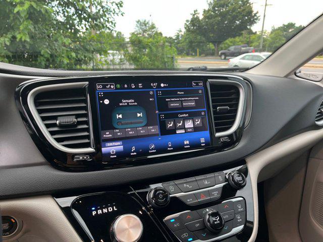used 2024 Chrysler Pacifica car, priced at $31,419