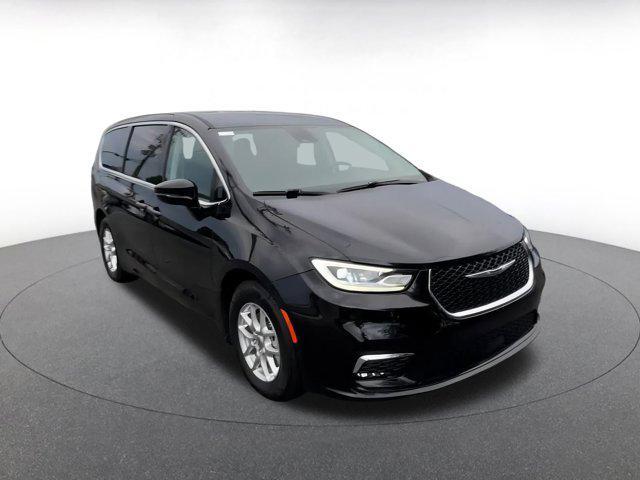 used 2024 Chrysler Pacifica car, priced at $31,419