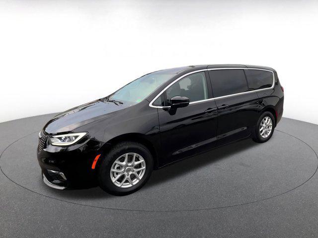 used 2024 Chrysler Pacifica car, priced at $31,419