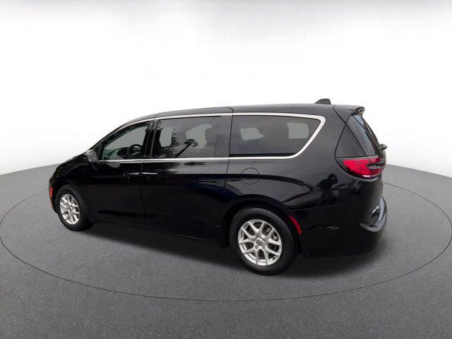 used 2024 Chrysler Pacifica car, priced at $31,419