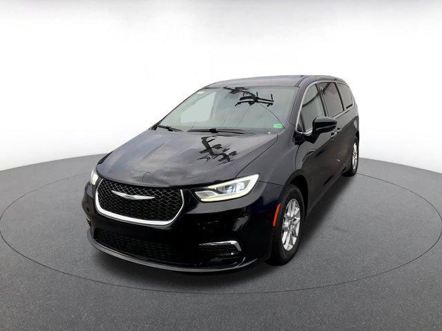 used 2024 Chrysler Pacifica car, priced at $31,419