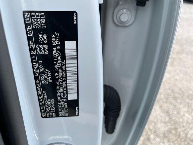 used 2024 Volvo XC40 car, priced at $27,037