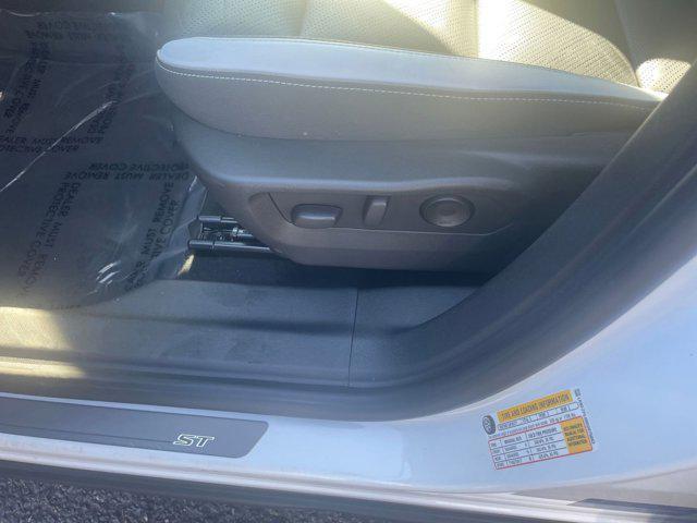 used 2024 Buick Envision car, priced at $28,618
