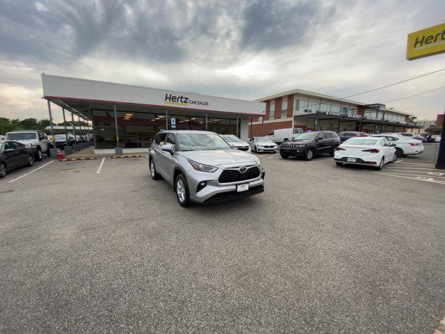 used 2023 Toyota Highlander car, priced at $34,656