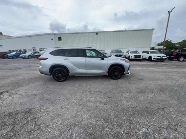 used 2024 Toyota Highlander car, priced at $43,452