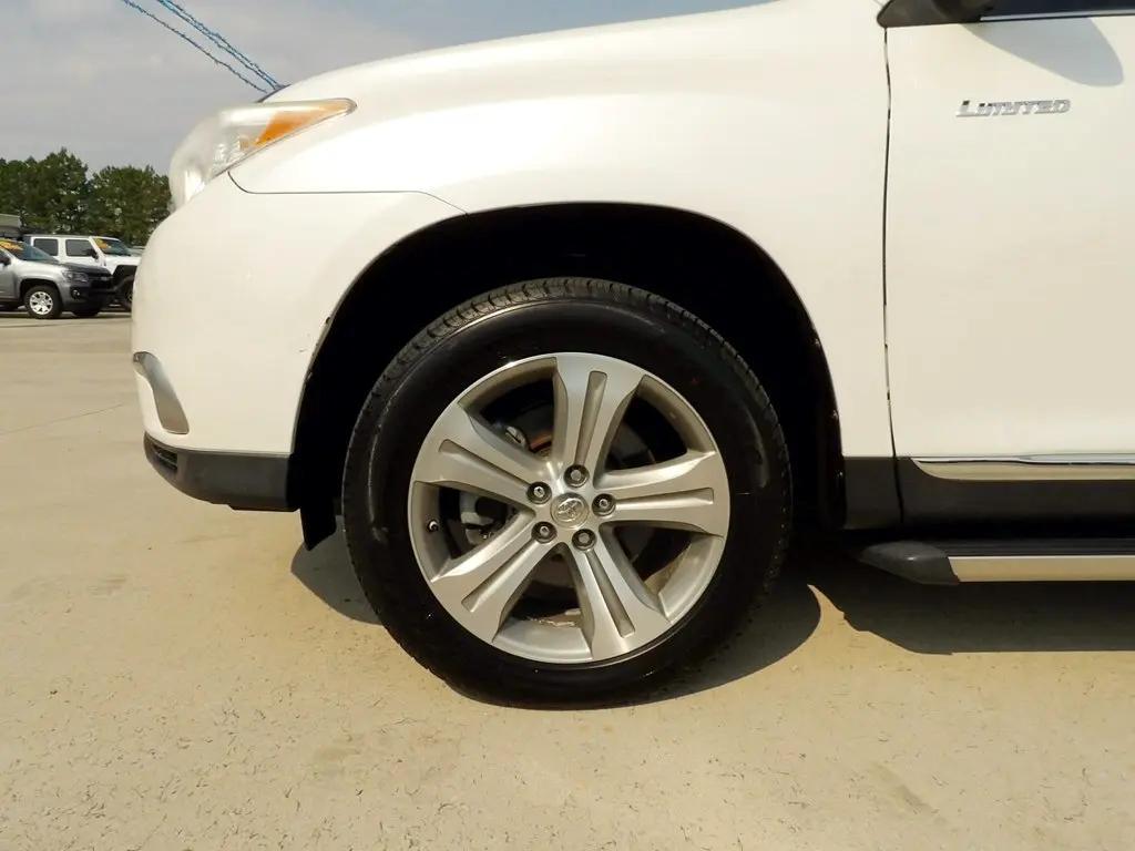 used 2012 Toyota Highlander car, priced at $11,995