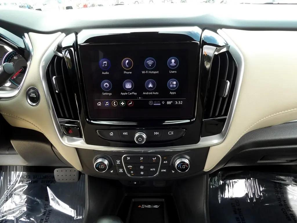 used 2022 Chevrolet Traverse car, priced at $30,995