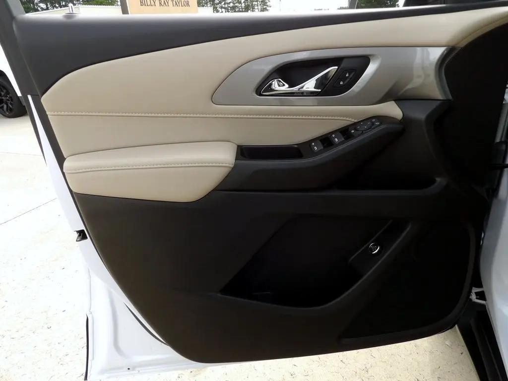used 2022 Chevrolet Traverse car, priced at $30,995