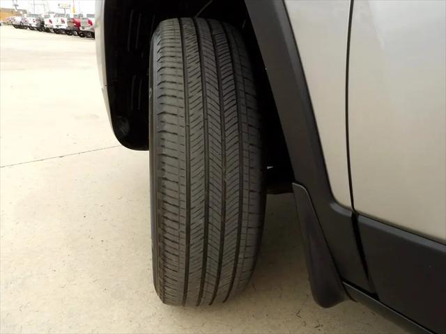 used 2014 Jeep Cherokee car, priced at $11,995