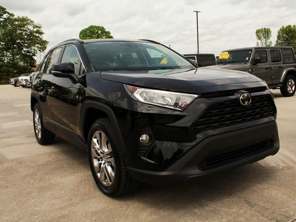 used 2020 Toyota RAV4 car, priced at $27,995