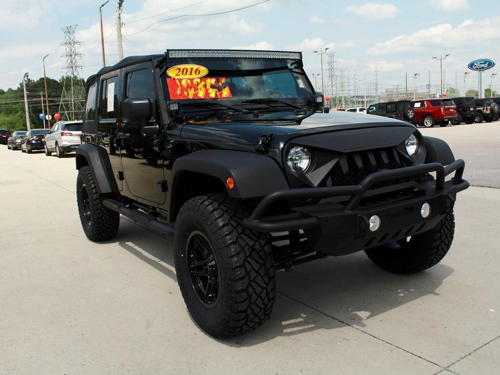 used 2016 Jeep Wrangler Unlimited car, priced at $25,995