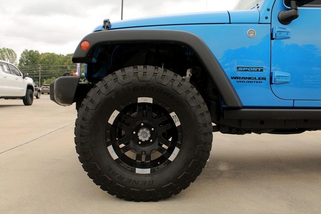 used 2015 Jeep Wrangler Unlimited car, priced at $26,995