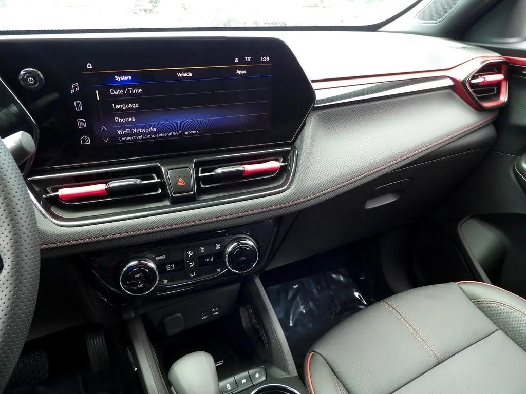 used 2025 Chevrolet TrailBlazer car, priced at $30,995