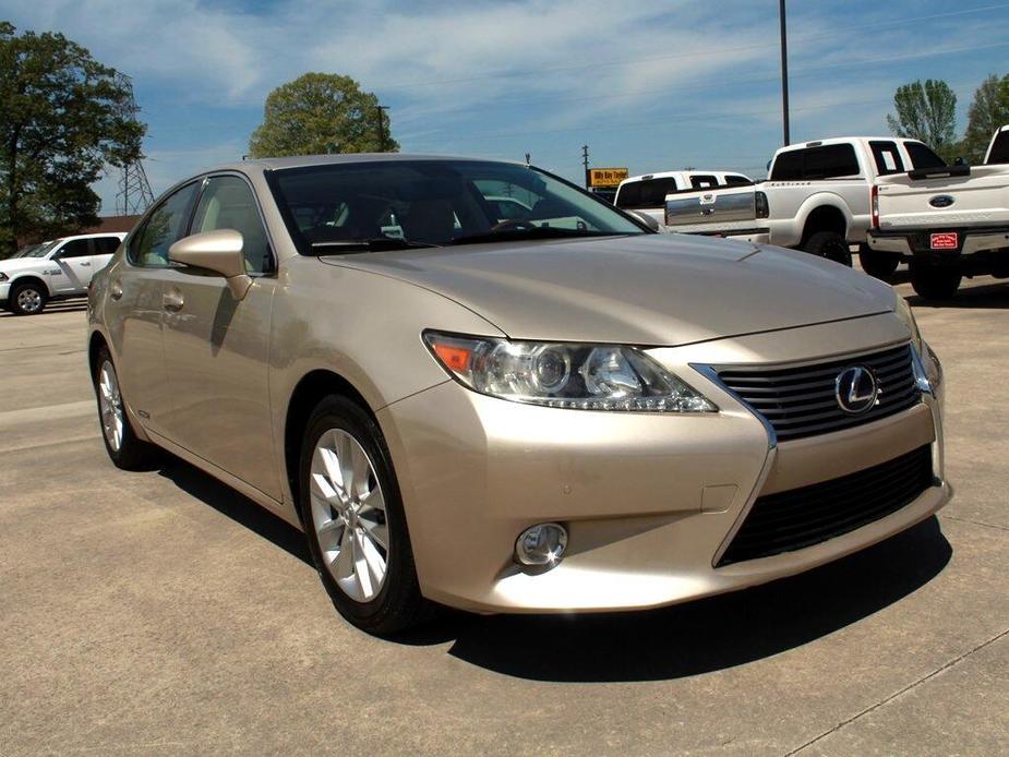 used 2013 Lexus ES 300h car, priced at $19,995