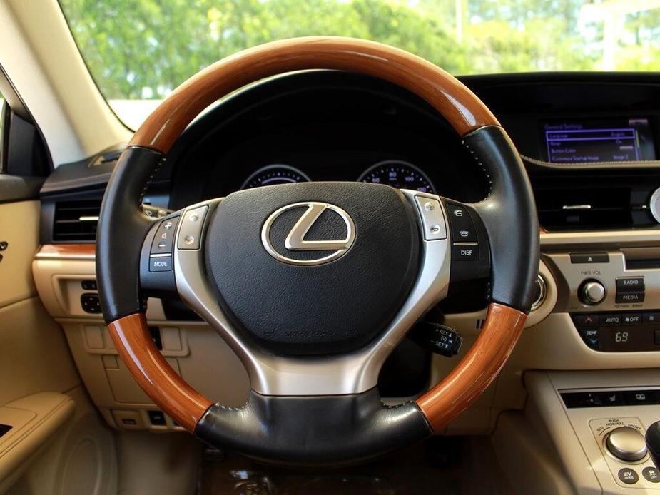 used 2013 Lexus ES 300h car, priced at $19,995