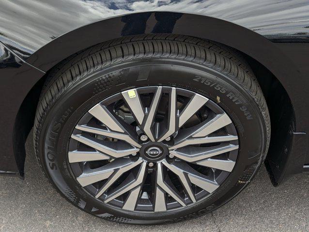 new 2025 Nissan Altima car, priced at $29,805