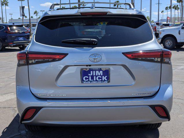 used 2021 Toyota Highlander car, priced at $39,995