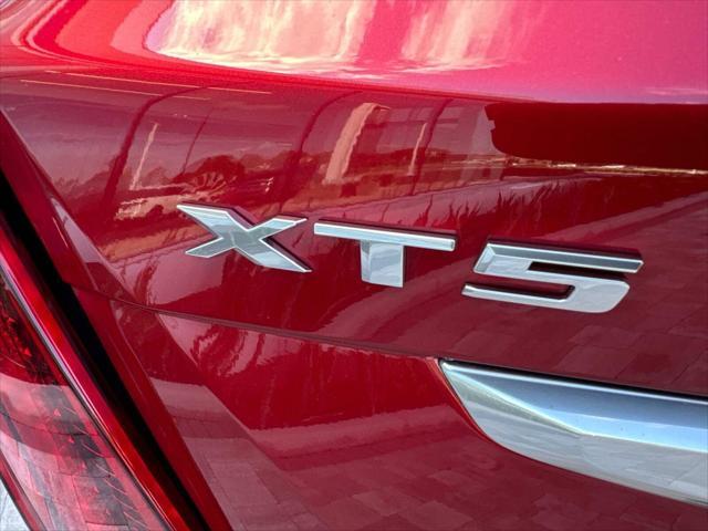used 2021 Cadillac XT5 car, priced at $33,000