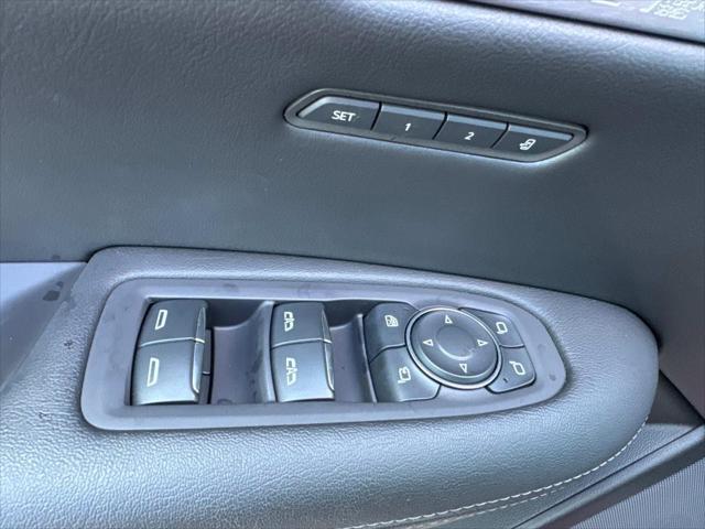 used 2021 Cadillac XT5 car, priced at $33,000