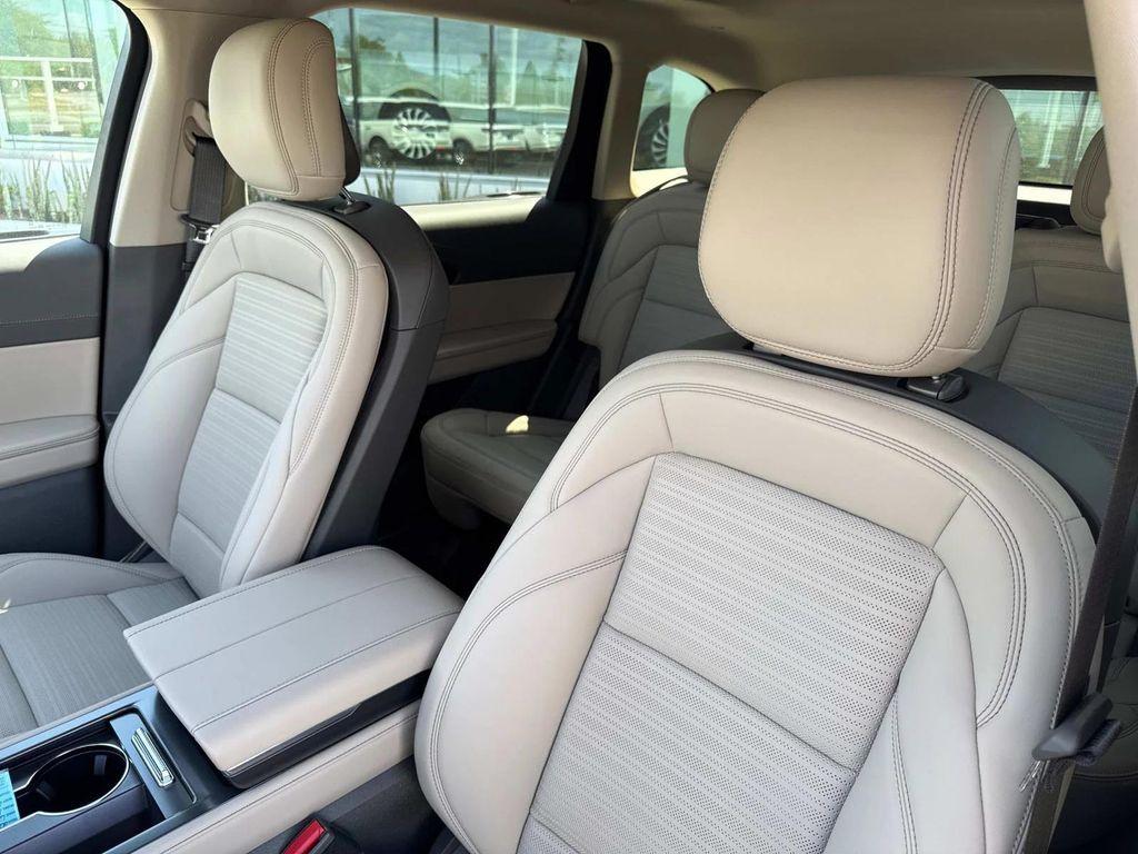 new 2025 Lincoln Nautilus car, priced at $60,288