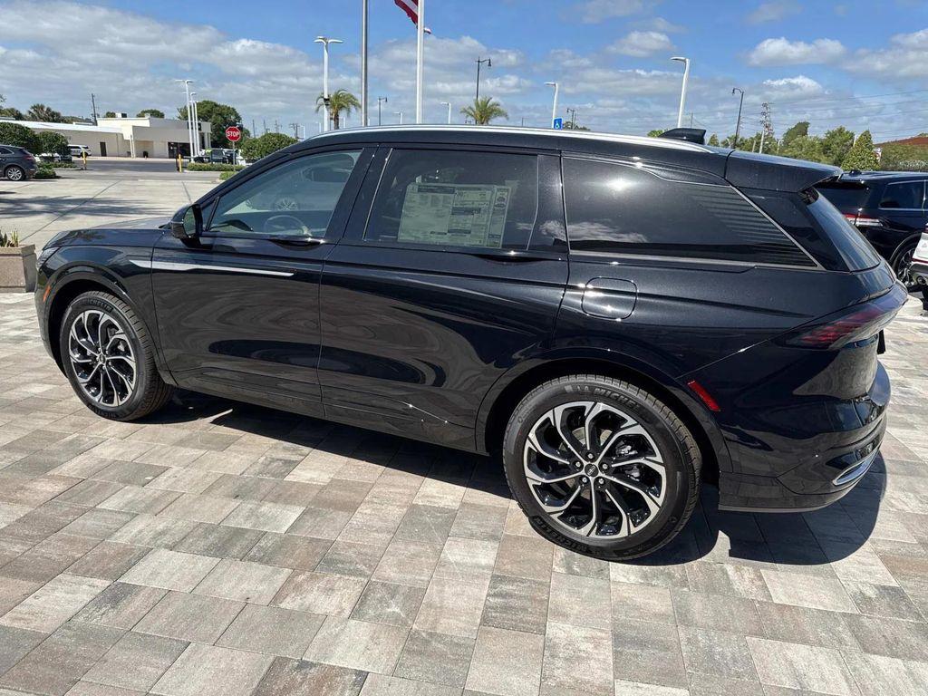 new 2025 Lincoln Nautilus car, priced at $60,288