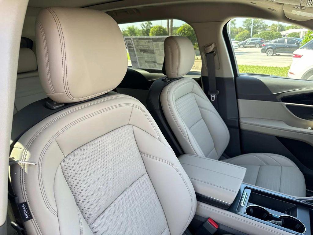 new 2025 Lincoln Nautilus car, priced at $60,288