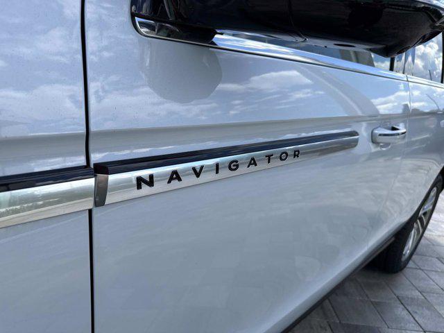 new 2025 Lincoln Navigator car, priced at $99,543