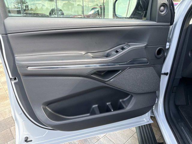 new 2025 Lincoln Navigator car, priced at $99,543