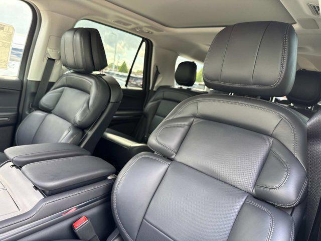 new 2025 Lincoln Navigator car, priced at $99,543