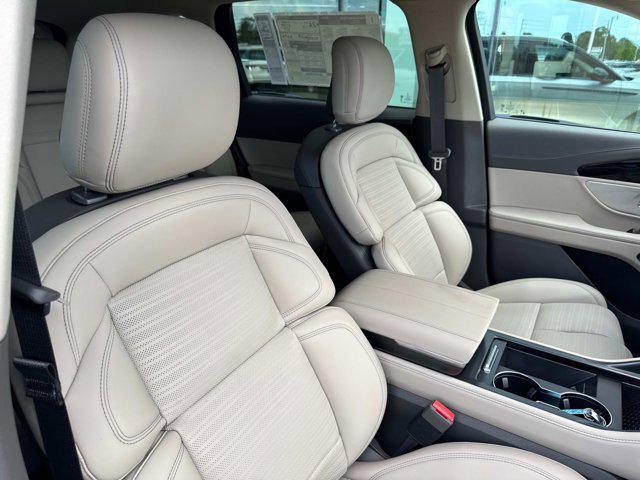 new 2025 Lincoln Nautilus car, priced at $63,115