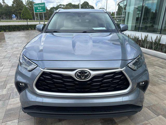 used 2023 Toyota Highlander car, priced at $37,600