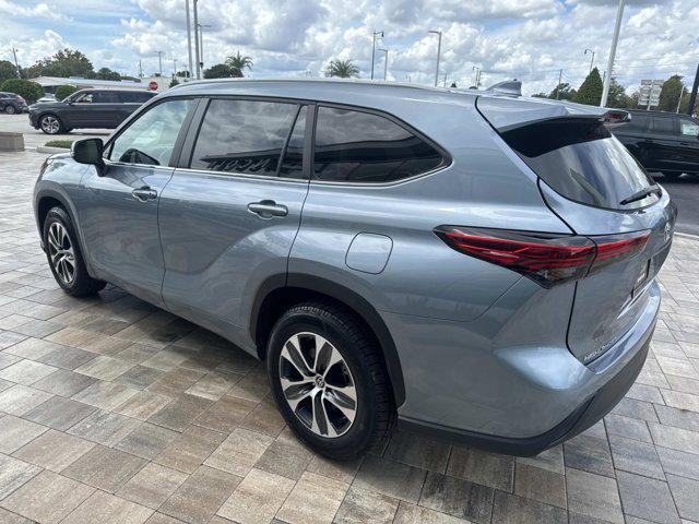 used 2023 Toyota Highlander car, priced at $37,600