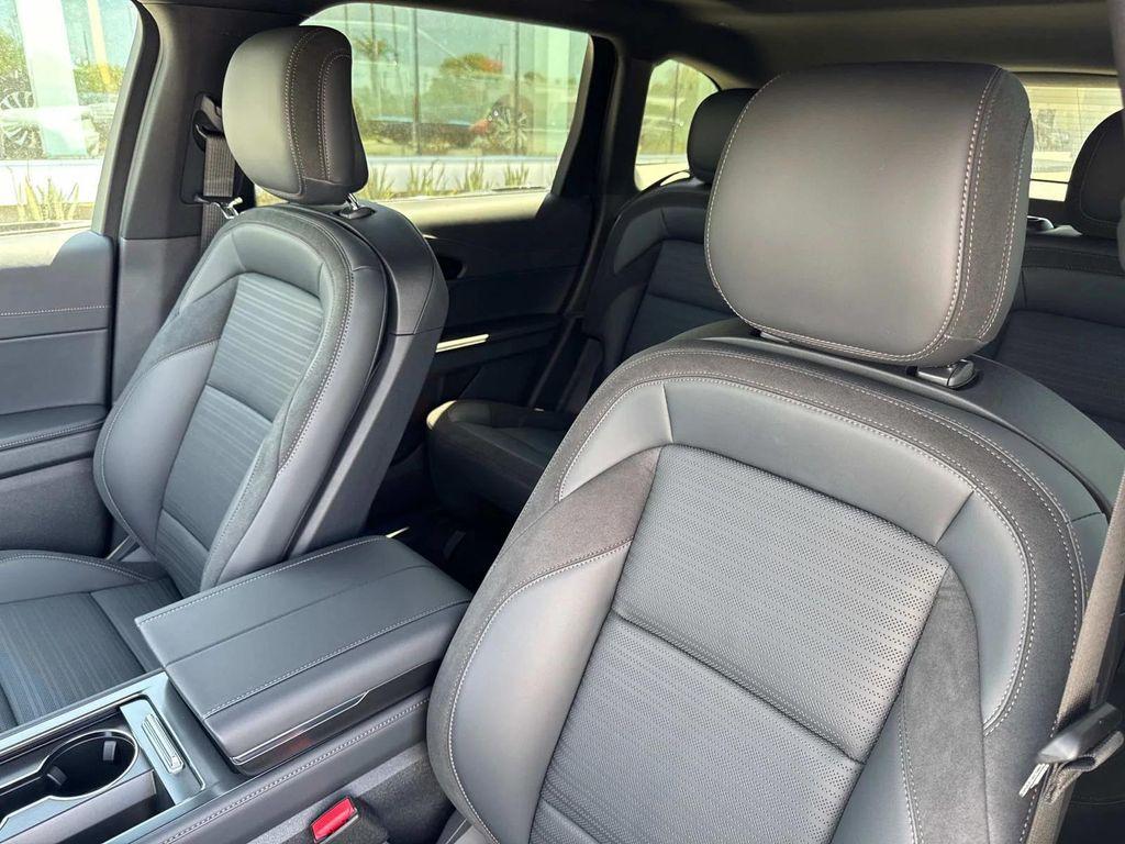 new 2025 Lincoln Nautilus car, priced at $63,591