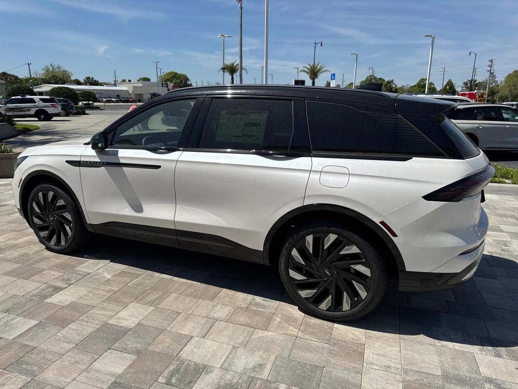 new 2025 Lincoln Nautilus car, priced at $63,591