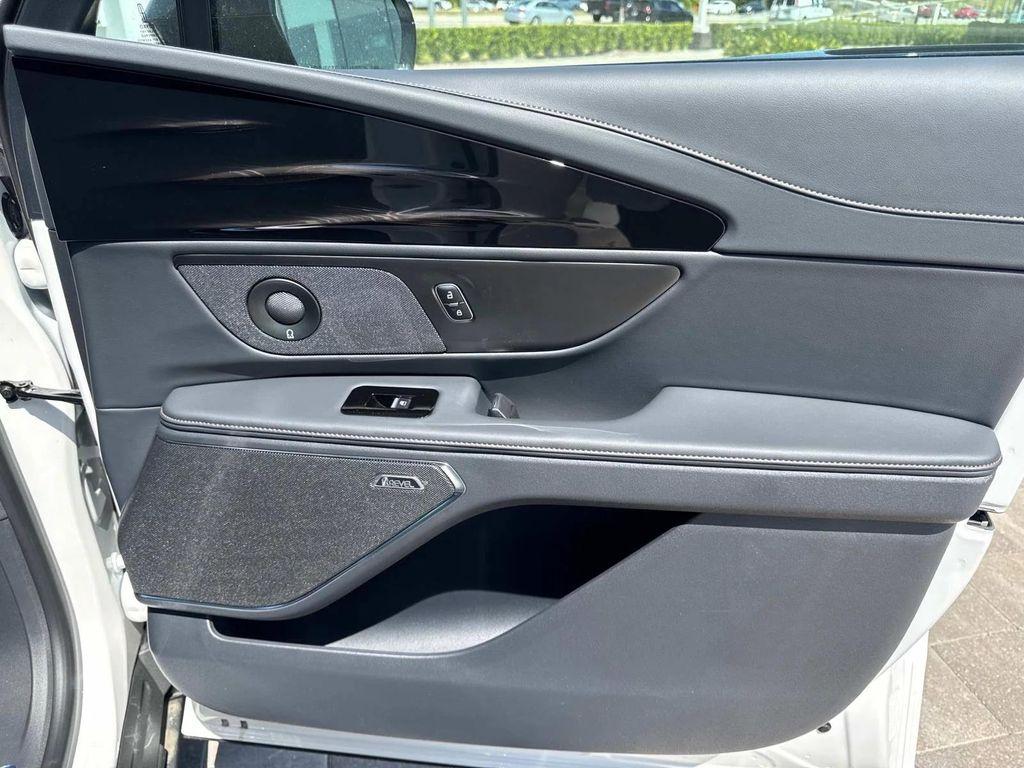 new 2025 Lincoln Nautilus car, priced at $63,591
