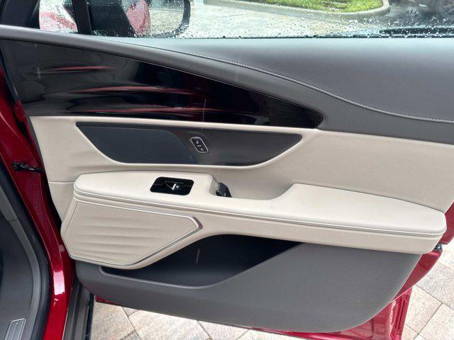 new 2025 Lincoln Nautilus car, priced at $53,794