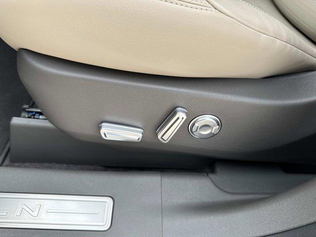 new 2025 Lincoln Nautilus car, priced at $59,195
