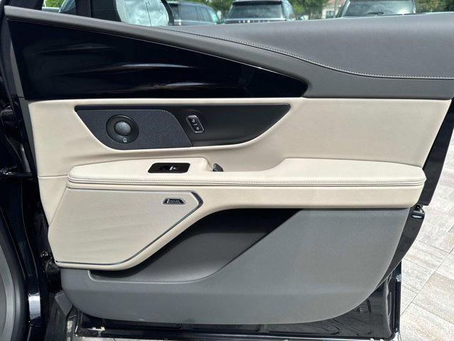 new 2025 Lincoln Nautilus car, priced at $59,195