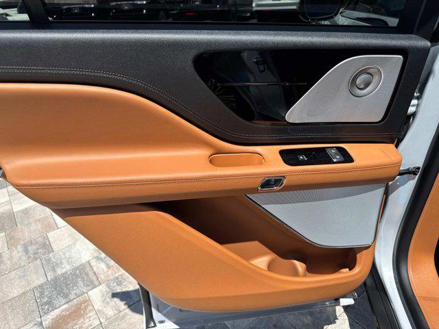 new 2025 Lincoln Aviator car, priced at $90,070