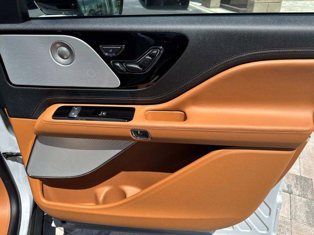 new 2025 Lincoln Aviator car, priced at $90,070