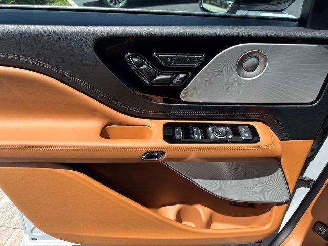 new 2025 Lincoln Aviator car, priced at $90,070