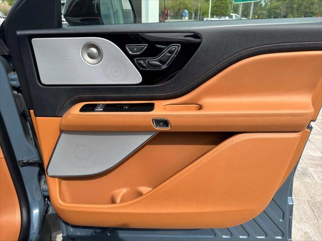 new 2025 Lincoln Aviator car, priced at $90,325