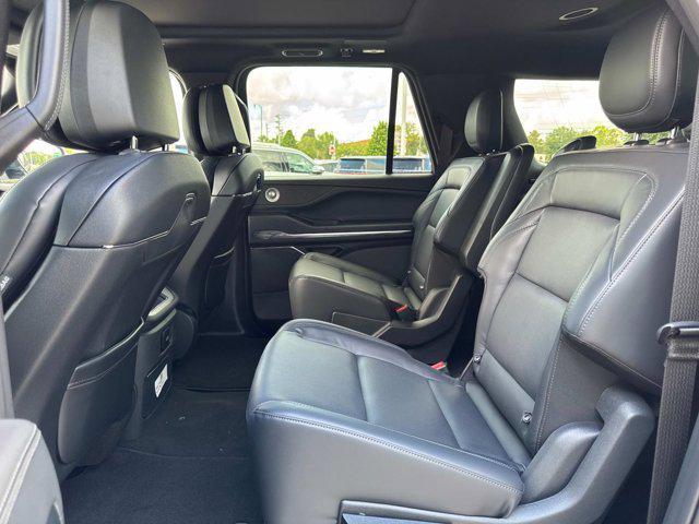 new 2025 Lincoln Navigator car, priced at $104,333