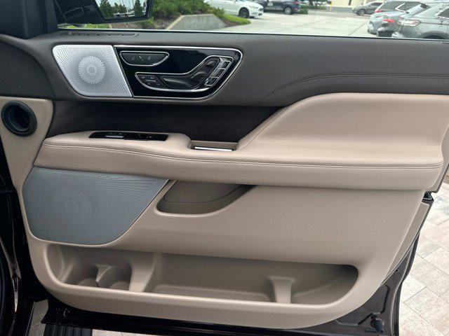 new 2024 Lincoln Navigator car, priced at $85,000