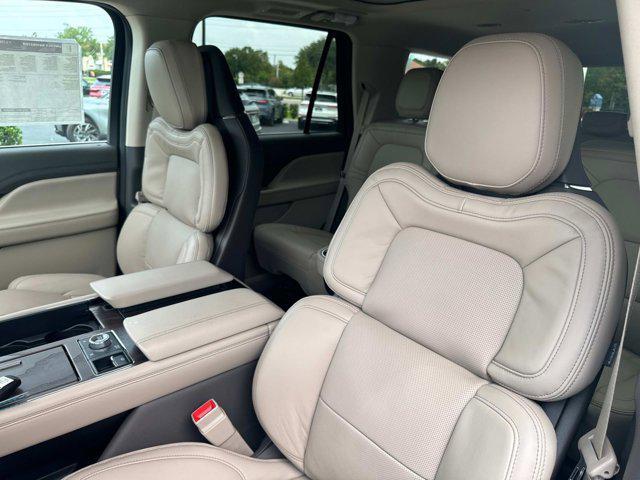 new 2024 Lincoln Navigator car, priced at $85,000