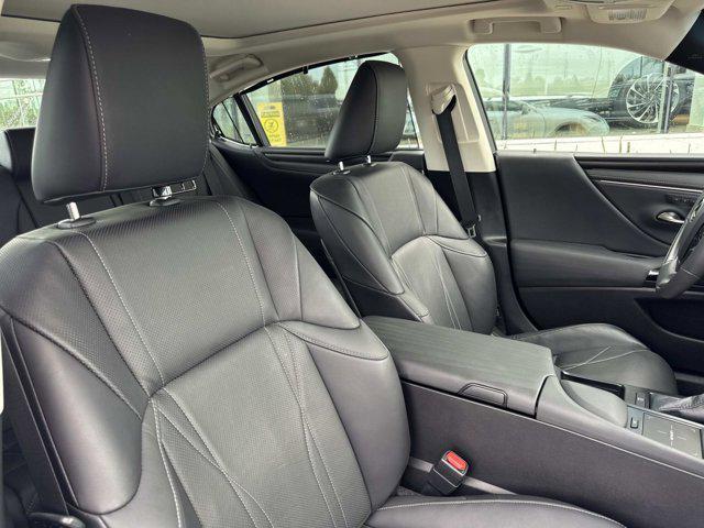 used 2022 Lexus ES 350 car, priced at $41,600